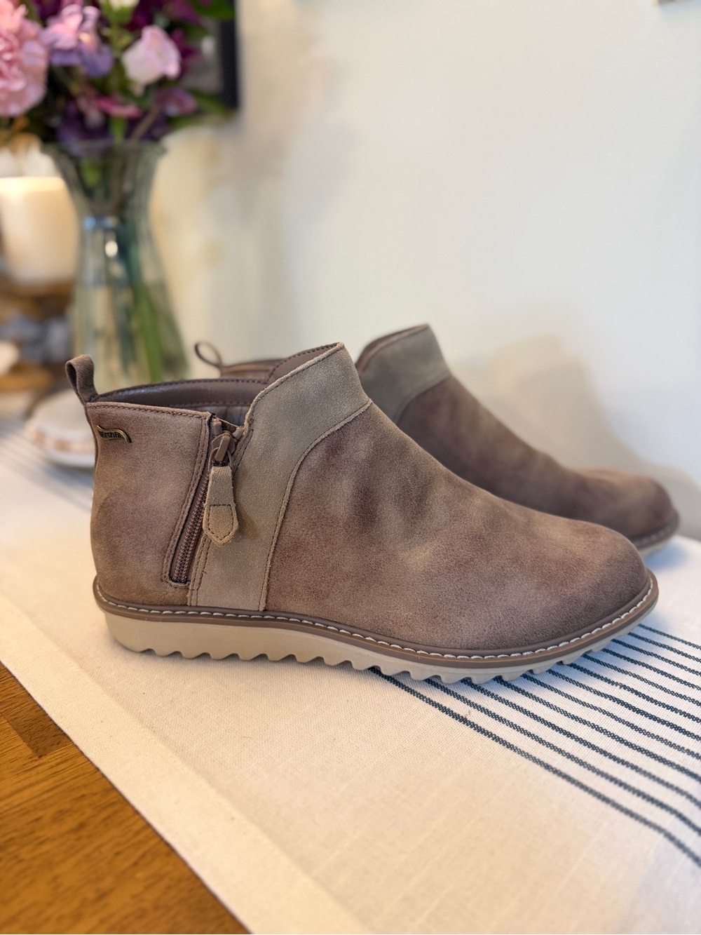 Skechers Arch Fit Air-Cooled Memory Foam Ankle Boots Taupe/Mush Size 11